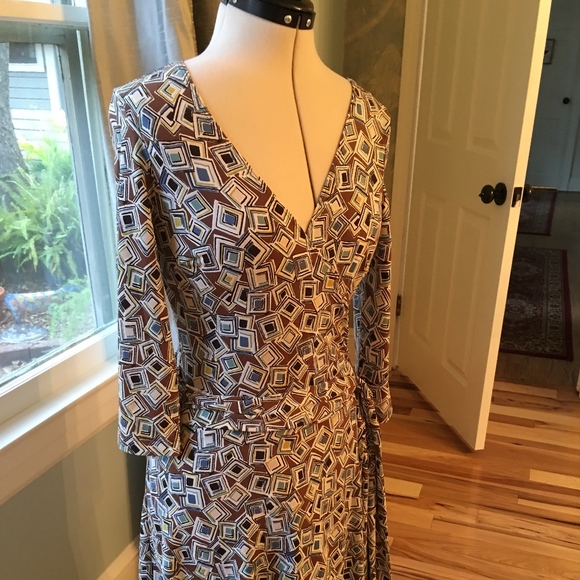 BCBGMaxAzria Dresses & Skirts - Ladies BCBGMAXAZRIA Wrap Dress SMALL PETITE